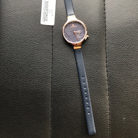 πΉBeautiful Watch  For Women πΉπβ€οΈ - Picture 2 of 4